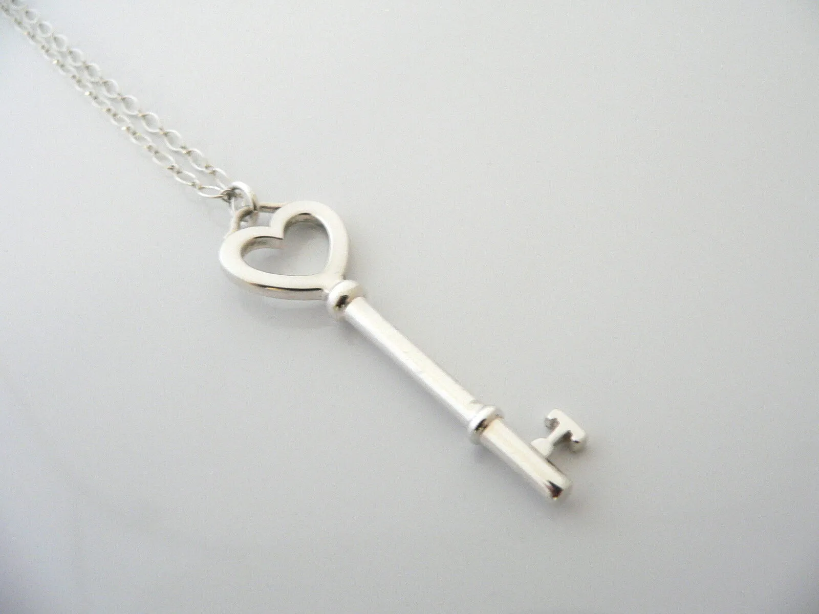 Tiffany Co Silver Large Heart Key Necklace Pendant 18 Inch Chain Gift Love