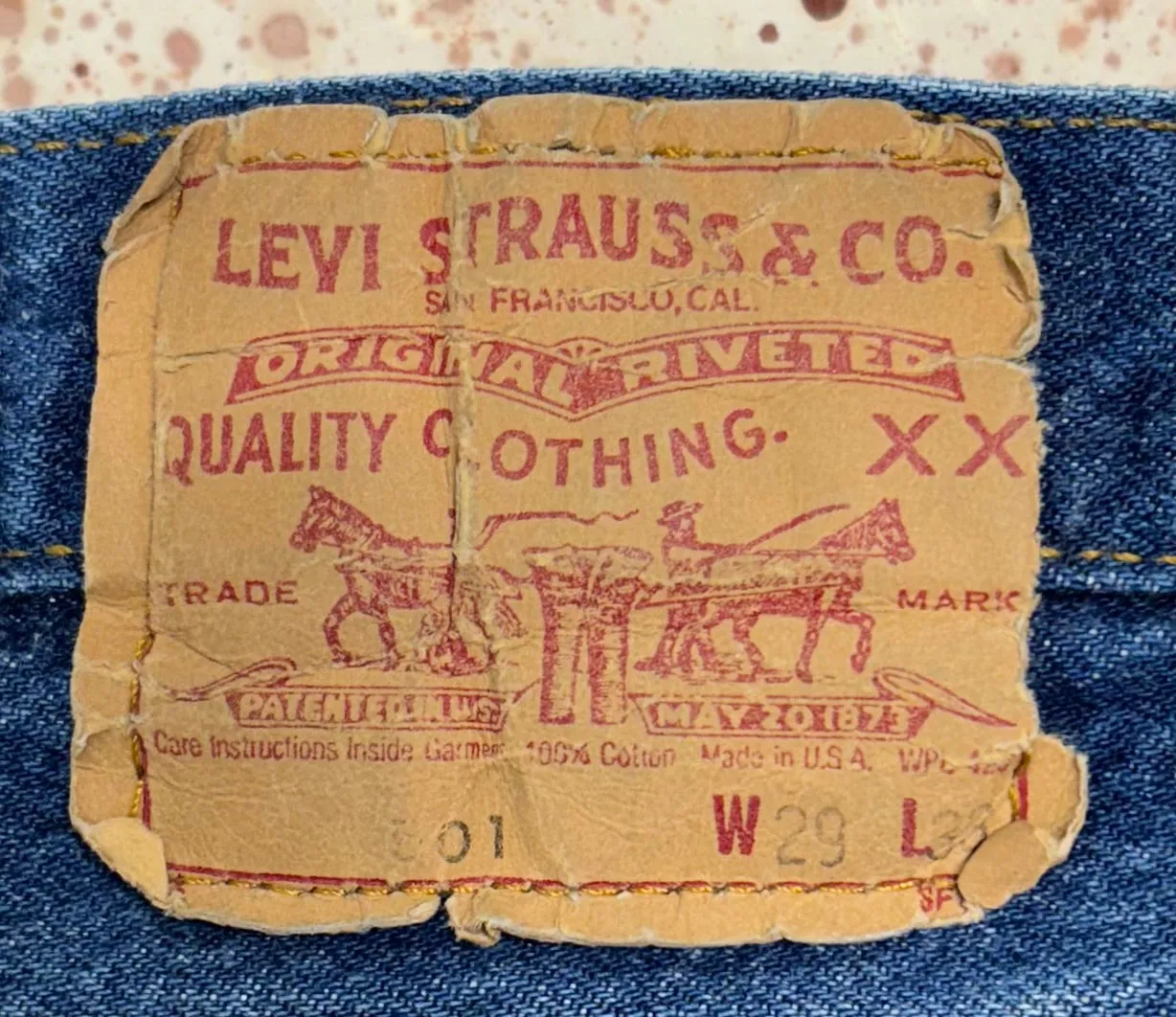 Vintage USA Made Levi 501 Transitional Premium Dark Wash Denim Jeans (JYJ0424-173)