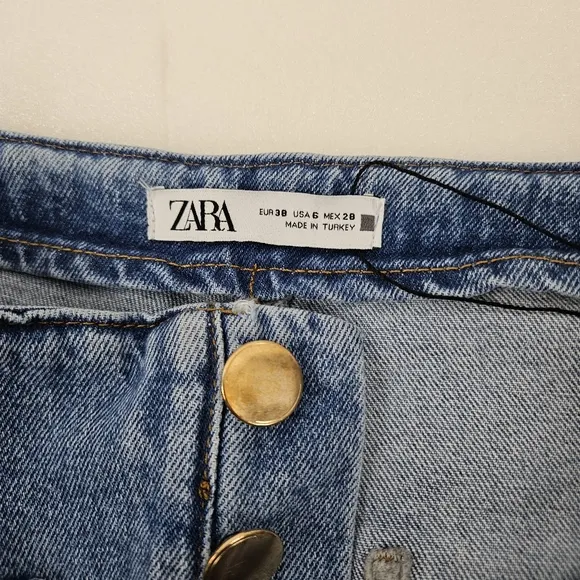 Zara wide leg high waist cropped jeans size 6